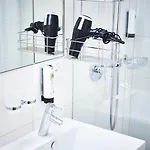 Serviced By Solaria מלון דירות 3*