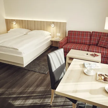 باي سولاريا المخدومة دافوس