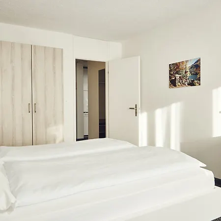 Serviced By Solaria 3*