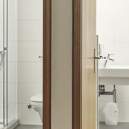 Serviced By Solaria 아파트호텔 3*