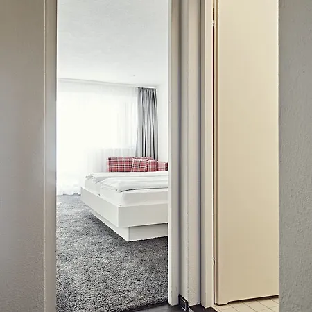 Serviced By Solaria 아파트호텔 3*