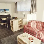 Serviced By Solaria 3*