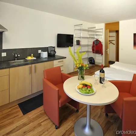 Serviced By Solaria 3*